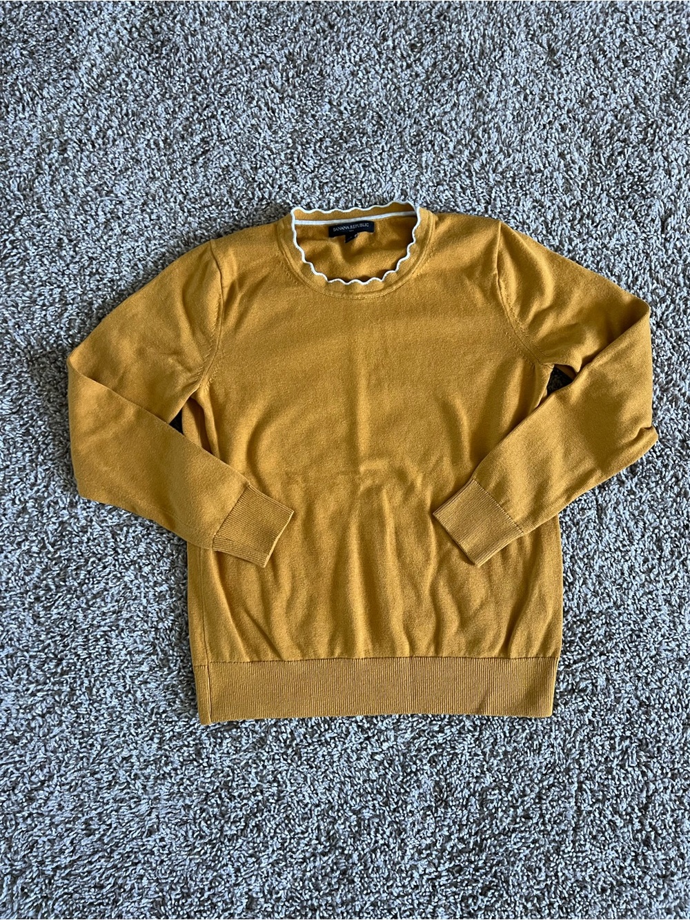 Banana Republic Mustard Crewneck Sweater with White Scallop Trim